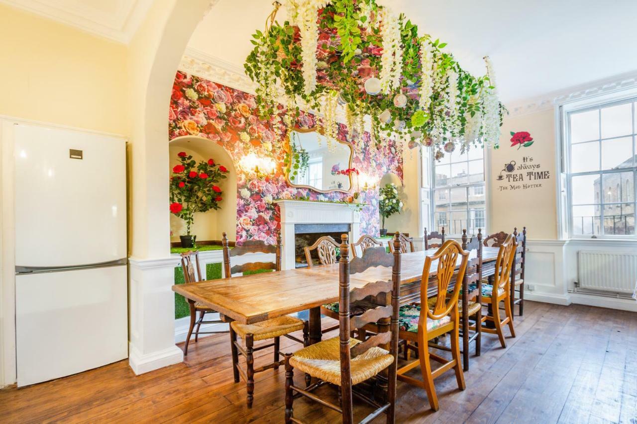 The Wonderland Townhouse - Alice In Wonderland 7Bdr Home บาธ ภายนอก รูปภาพ