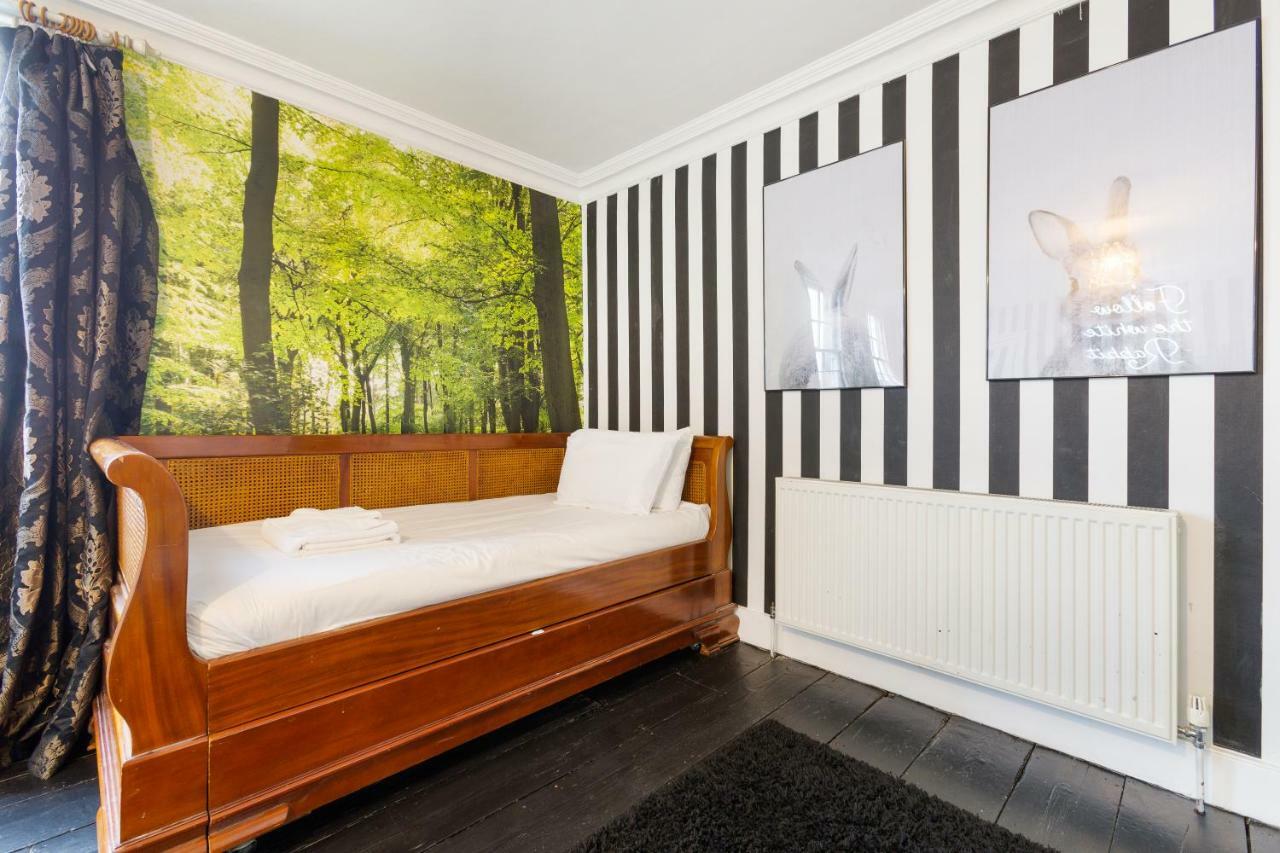 The Wonderland Townhouse - Alice In Wonderland 7Bdr Home บาธ ภายนอก รูปภาพ