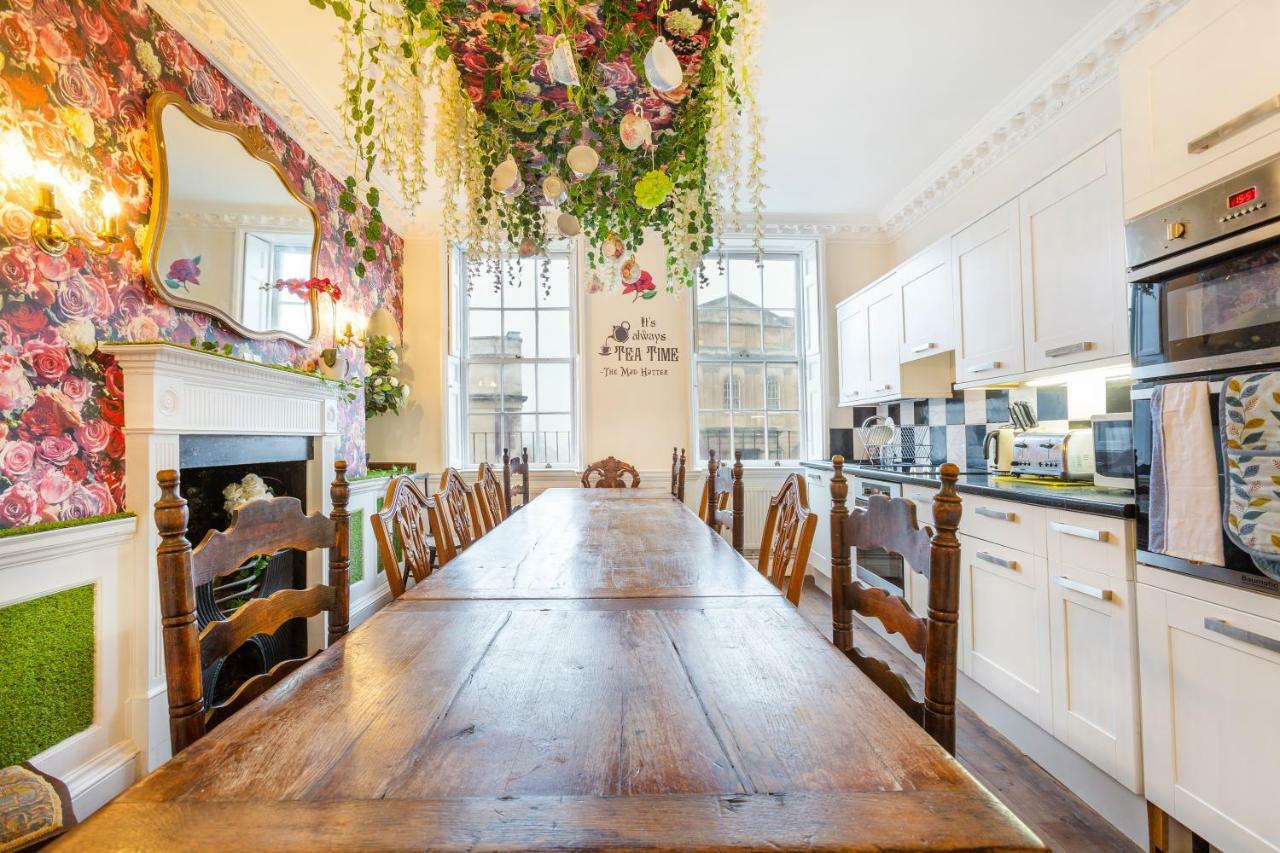 The Wonderland Townhouse - Alice In Wonderland 7Bdr Home บาธ ภายนอก รูปภาพ