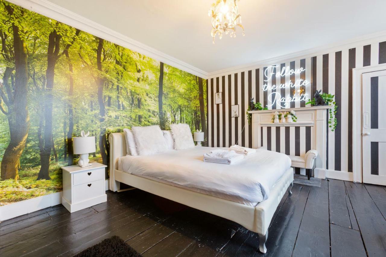 The Wonderland Townhouse - Alice In Wonderland 7Bdr Home บาธ ภายนอก รูปภาพ