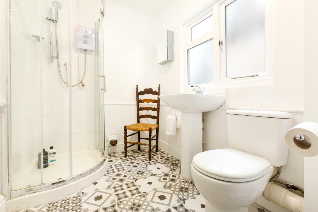 The Wonderland Townhouse - Alice In Wonderland 7Bdr Home บาธ ภายนอก รูปภาพ